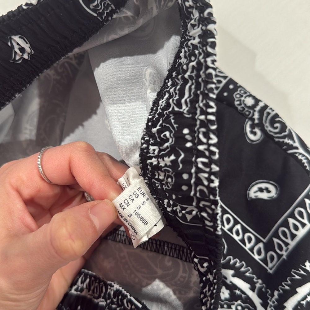 Mens Black & White Paisley Swim Trunks‎ - Picture 3 of 5